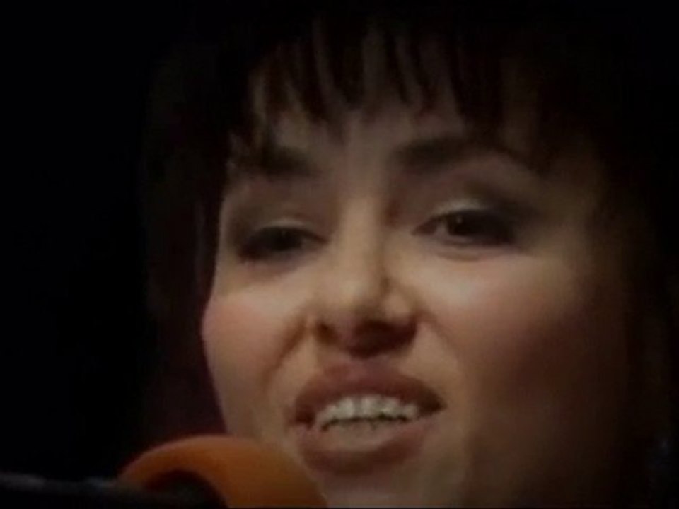 Gülden Sarıkahya -Yüreğimde ince sızı sen ol bahtımın yıldız