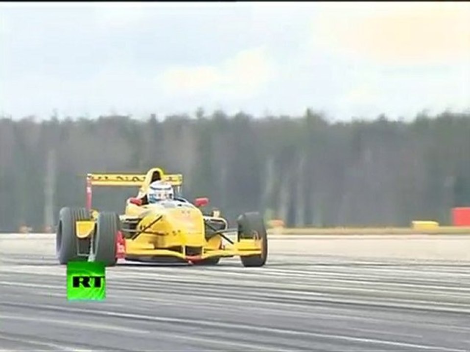 [www.f1talks.pl] Putin in Renault F1 car