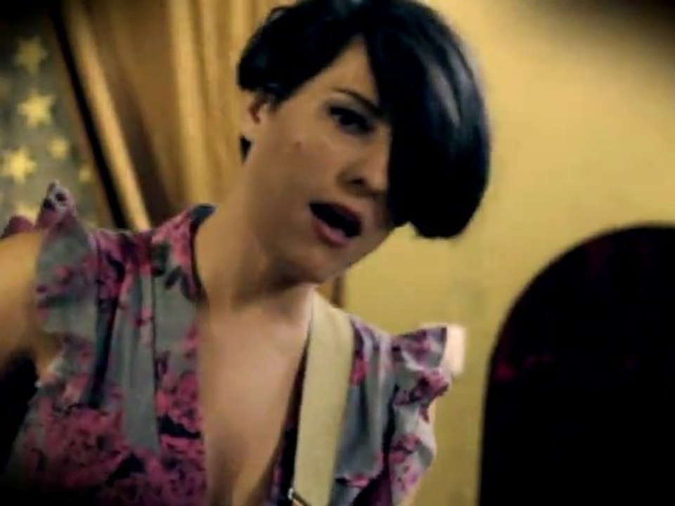 Triángulo de Amor Bizarro - "Amigos del Género Humano"