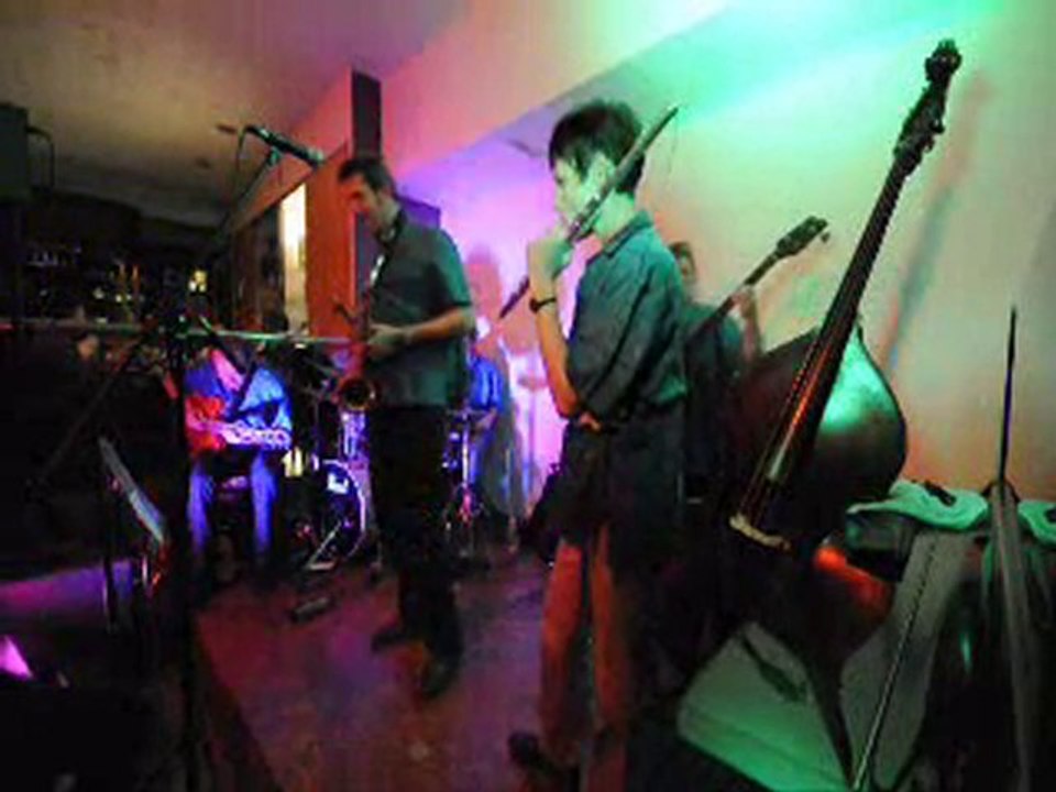 Meme en bleu 5 nov stolen  moment