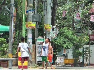 Philippines struggles with population boom