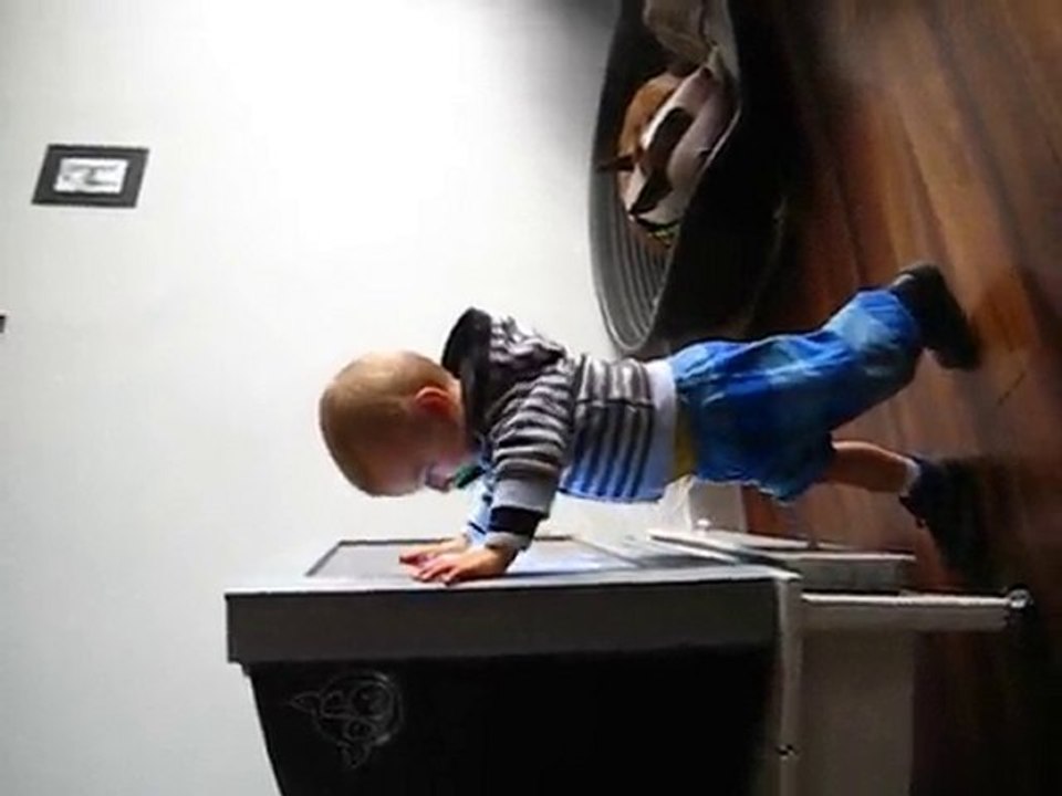 MVI_8635 Oscar 1 ers pas