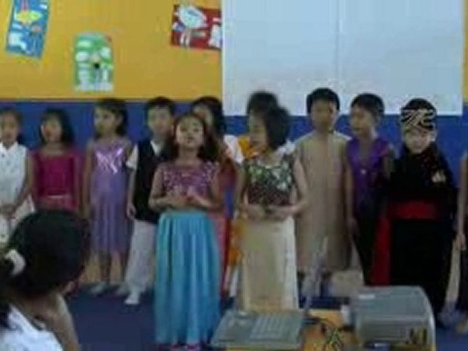 Charlotte, part 3, école spectacle Nov 2010