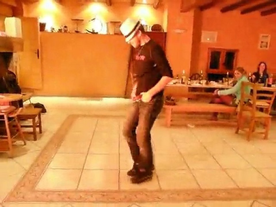 Seb Jackson présente le Glam Moonwalk en Chartreuse