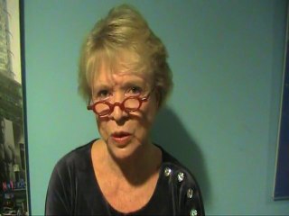 "Trop petite pour avoir des adversaires en politique !"