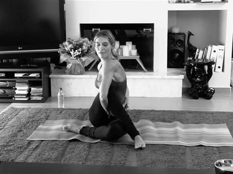 Zeta Douka lives 2 sing ???