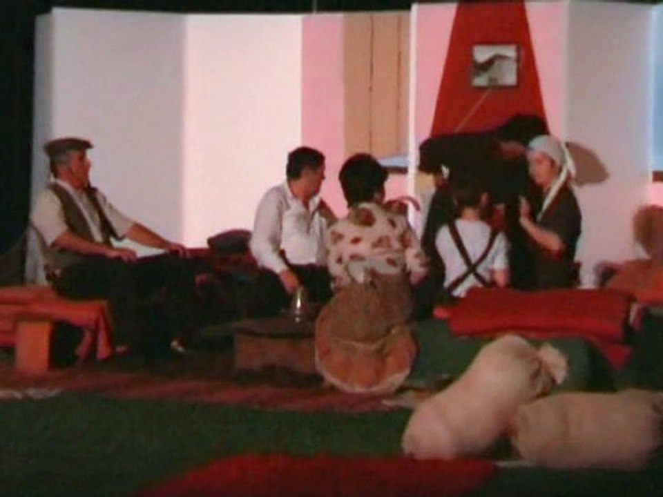 Θεατρική παράσταση-Λεπτοκαρυά Θεσπρωτίας - 2010 4/6