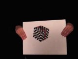 Floating Cube in Center - Ilusión óptica