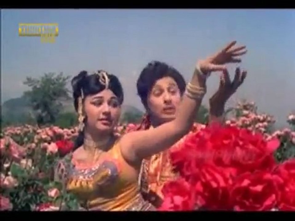 Nee Ennenna Sonnalum Kavidhai
