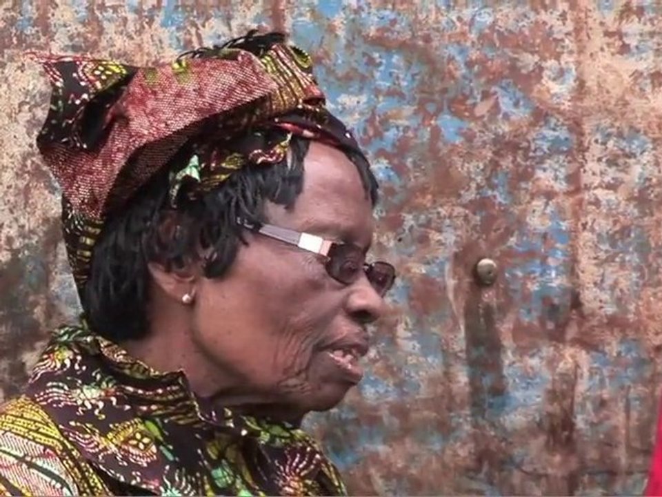 Heroes of HIV - The Professor (IRIN Films)