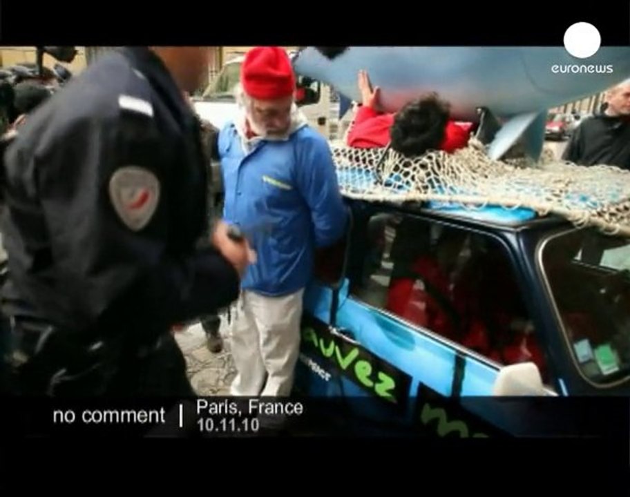 Plastic tuna blocks French ministry of... - no comment