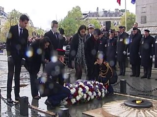 11 novembre: Sarkozy rend hommage aux manifestants de 1940