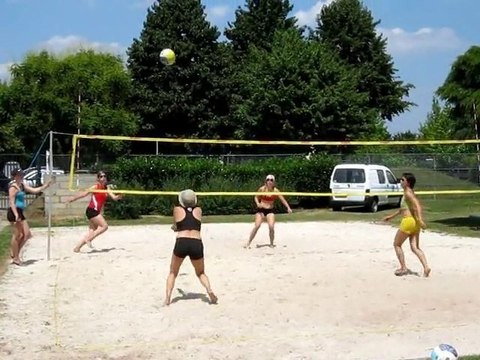 Volley Beach Green Combs (26.06.2010) Les Filles !!