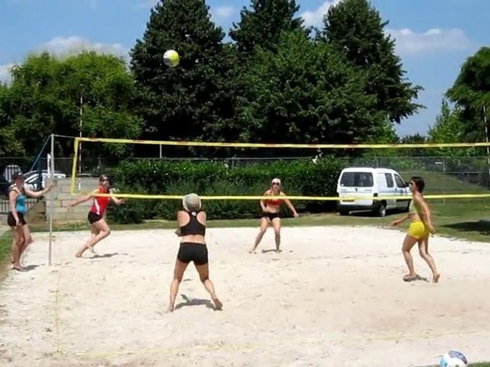 Volley Beach Green Combs (26.06.2010) Les Filles  !!