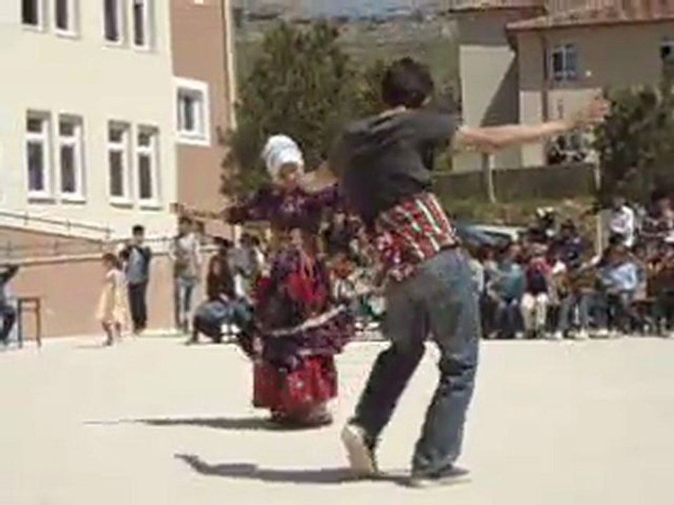 Sarıveliler çiftli Oyun