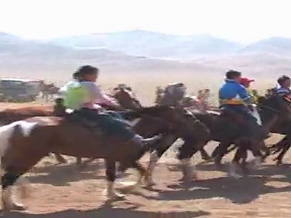 Naadam : tour de chauffe avant la course de chevaux