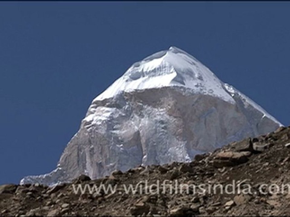 Shivling above the Tapovan shelf, from Gaumukh