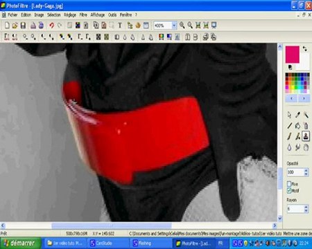 une zone de couleur sur photo noir et blanc (v1)