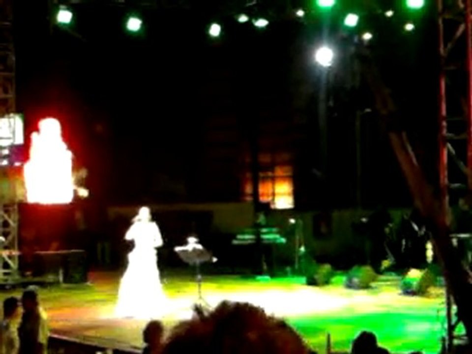 CANDAN ERÇETİN - GAMSIZ HAYAT B.ÇEKMECE FEST.08.07.2011