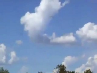 Un géant OVNI apparait à Sao Paulo au Brésil !