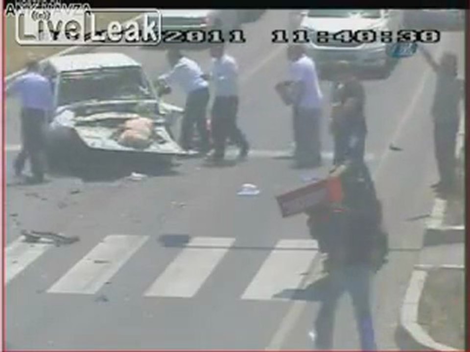 Notausgang aus Autounfall ...