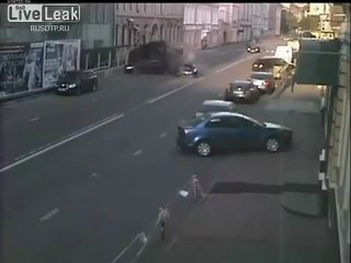 Nissan GT-R Ramming mehrere Autos High Speed