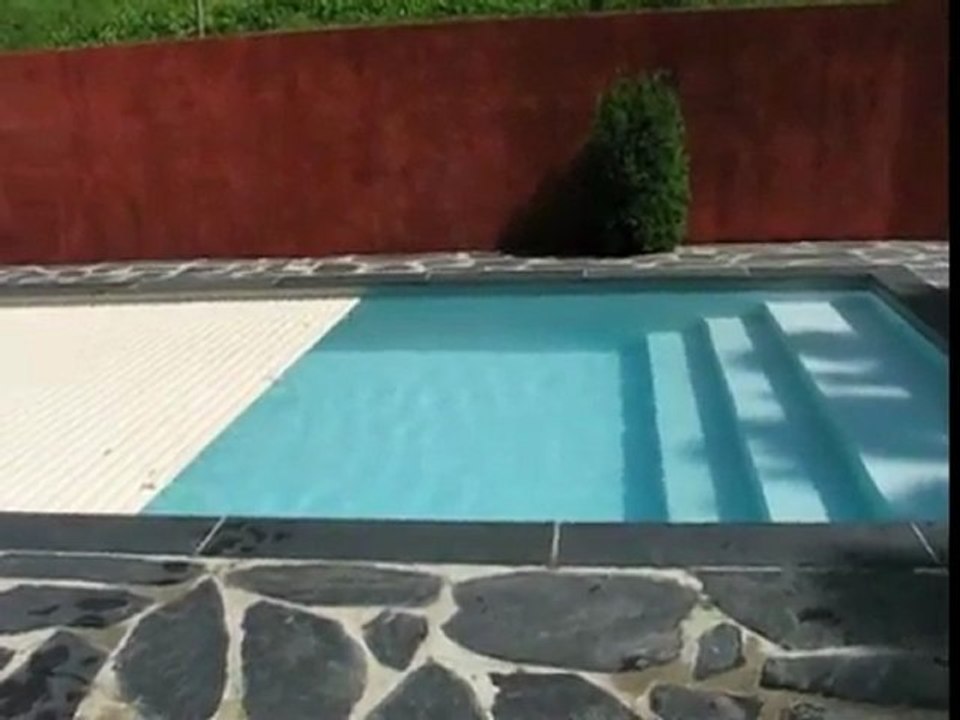 Sécurité piscines : volet de piscine immergé‬‏