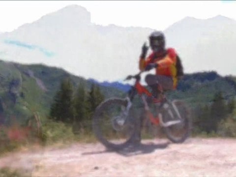 Ptiloup Team - DH Session - Les Gets 2011