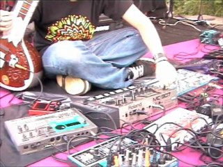 sitar/ sign/ live/ nauresaid/ (sitar machines )