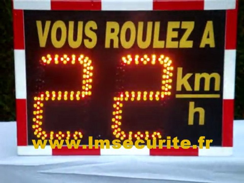 RADAR  PEDAGOGIQUE  LUMINEUX  DE  VITESSE  VIASIS  BASIC  TEST  LED