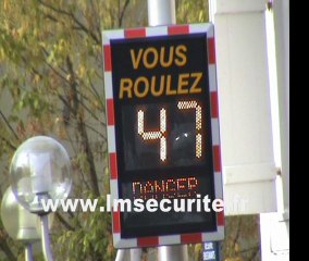 RADAR  PEDAGOGIQUE  LUMINEUX  DE  VITESSE  VIASIS  PLUS4
