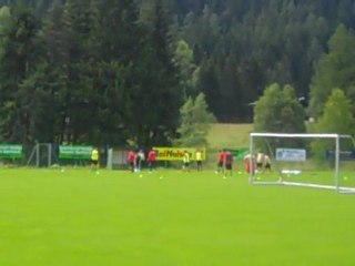 Ασκήσεις με μπάλα στο Ζέεφελντ