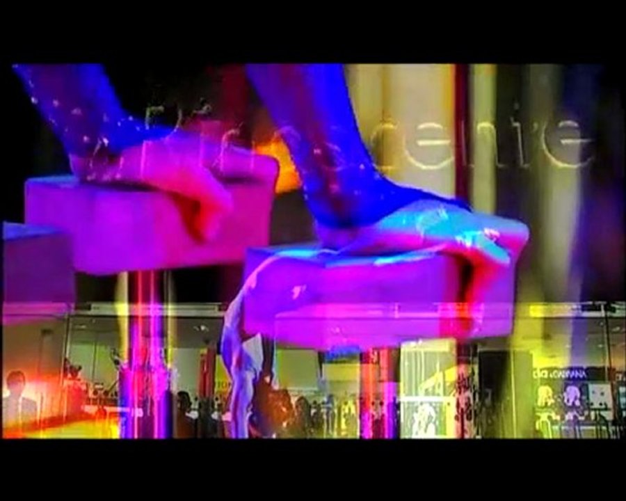 ERIKA LEMAY-aerial acts,equilibre-presents Art agency Valentino