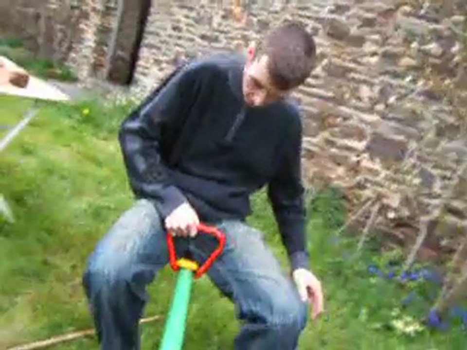 Moi et Maxime au jeu de la balancoire, 2006.