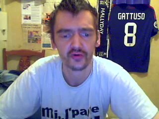 joharno présente secret story 5 et il y a un gay mythomane