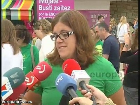 Baño solidario por la esclerosis múltiple en Getxo