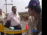 Choque entre moto y trailer causa muerte de dos jovenes, en Tumbes