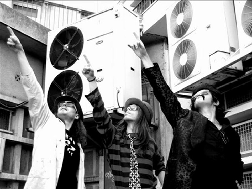 JEANDEBILE-sale chien (trip hop old school)