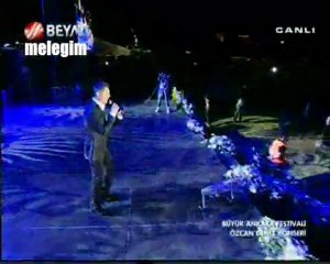Özcan Deniz-Zorun Ne Benle Aşk-4.Büyük Ankara Festivali-(10.07.2011)