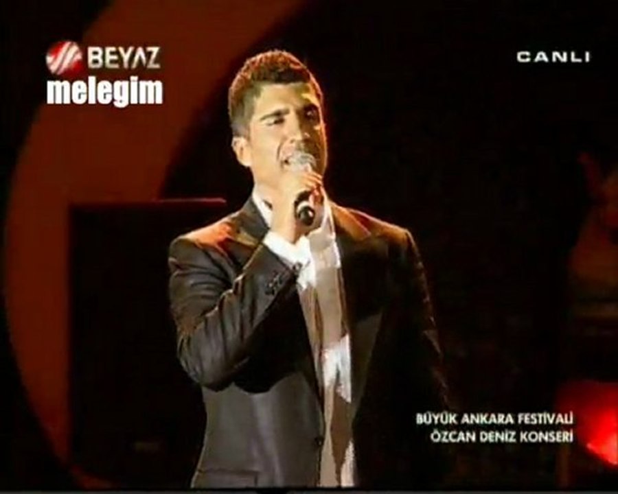 Özcan Deniz-Yalan mı?-4.Büyük Ankara Festivali-(10.07.2011)