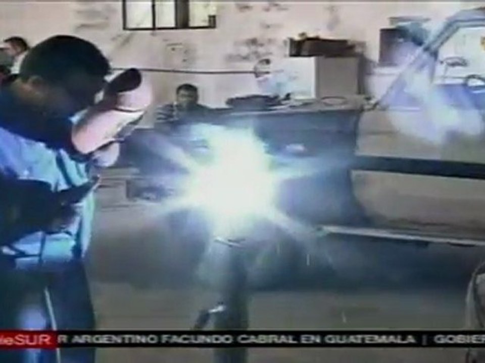 Rebeldes libios dicen estar cerca de controlar Trípoli