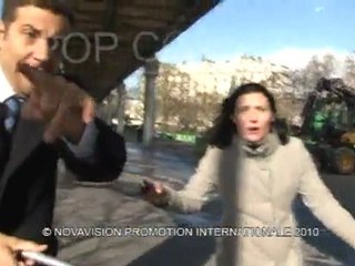 Camera Cachée:  Sacrée Béquille !