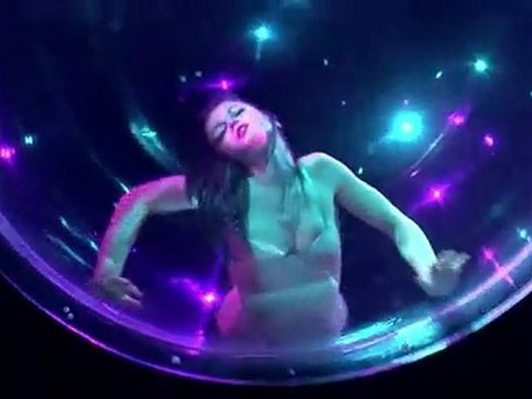 EMILIA ARATA -sphere act-presents Art agency Valentino