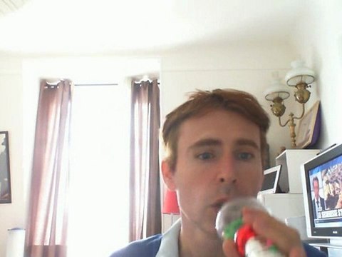 Wiwi égratigne la terre est si belle