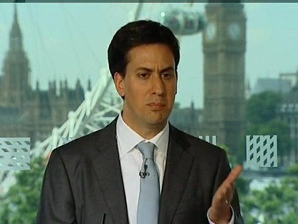 Miliband calls for Rupert Murdoch to abandon BSkyB bid