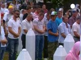 Srebrenica: entierran a 613 víctimas en el aniversario...