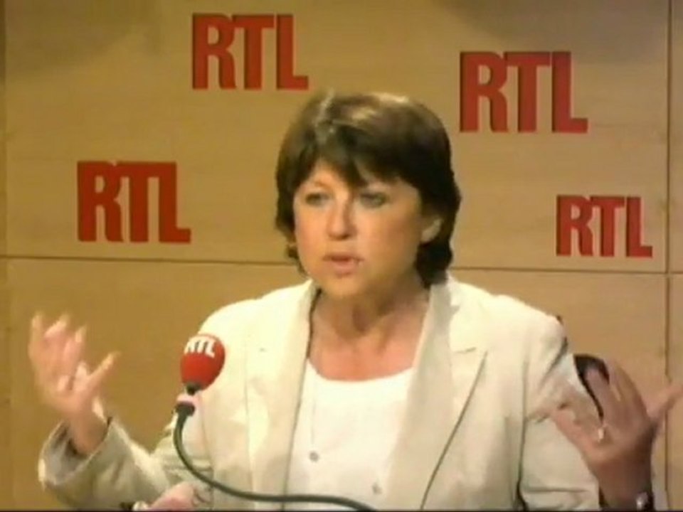 Martine Aubry, première secrétaire du Parti socialiste, candidate à la primaire de son parti, invitée de RTL (12 juillet 2011)