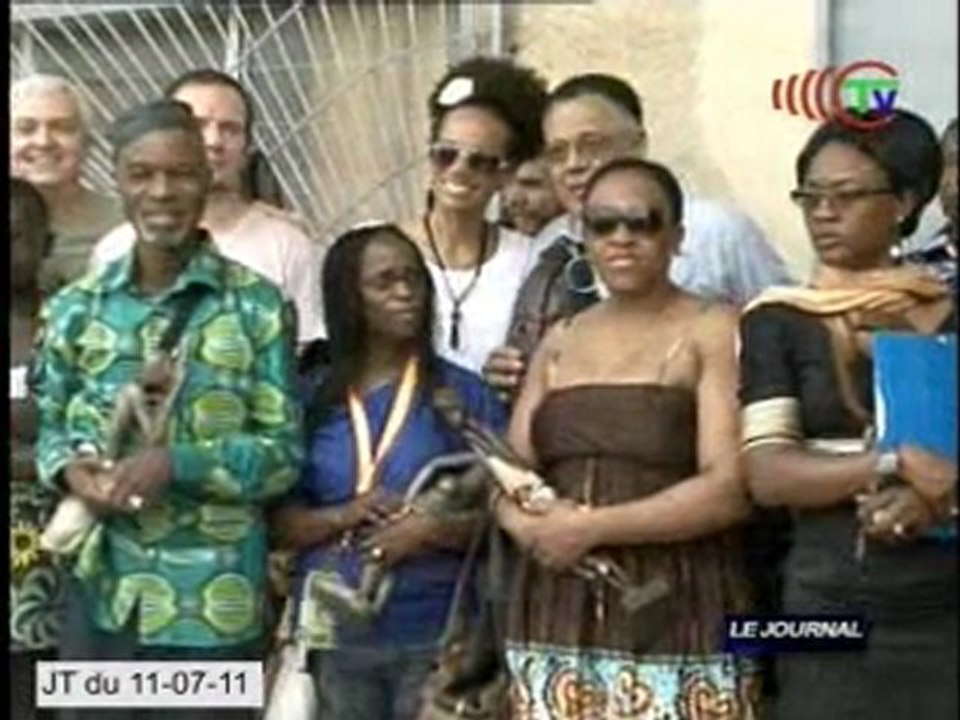 Les experts participant au symposium scientifique présentent leurs condoléances