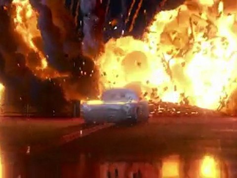 Cars 2 - Extrait : Course poursuite sur la plate-forme pétrolière