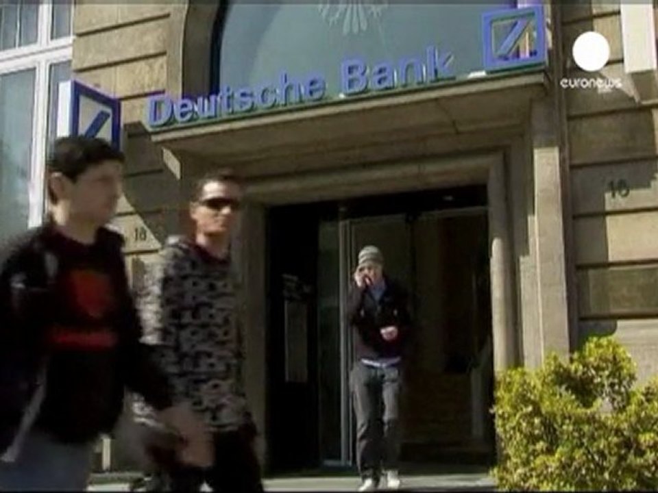 Markets fall on eurozone fears